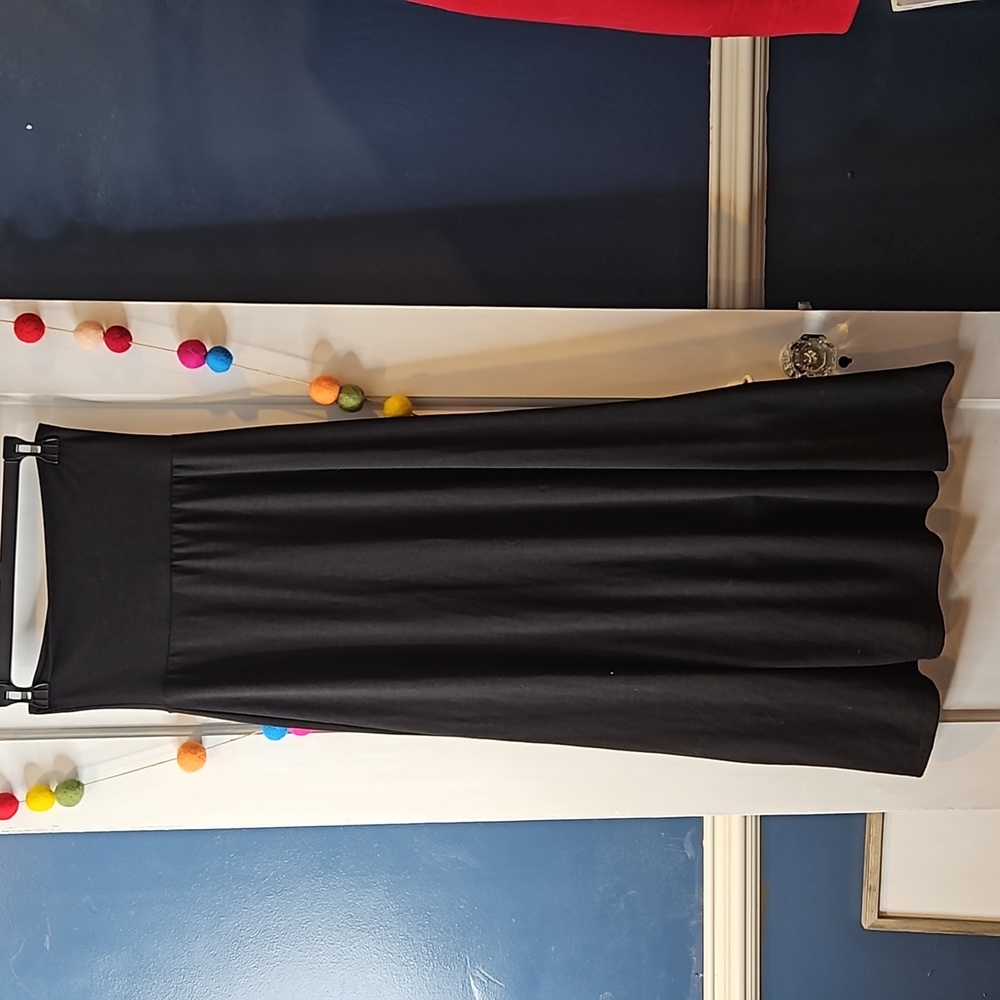 ⭐️Black maxi skirt, or strapless black midi